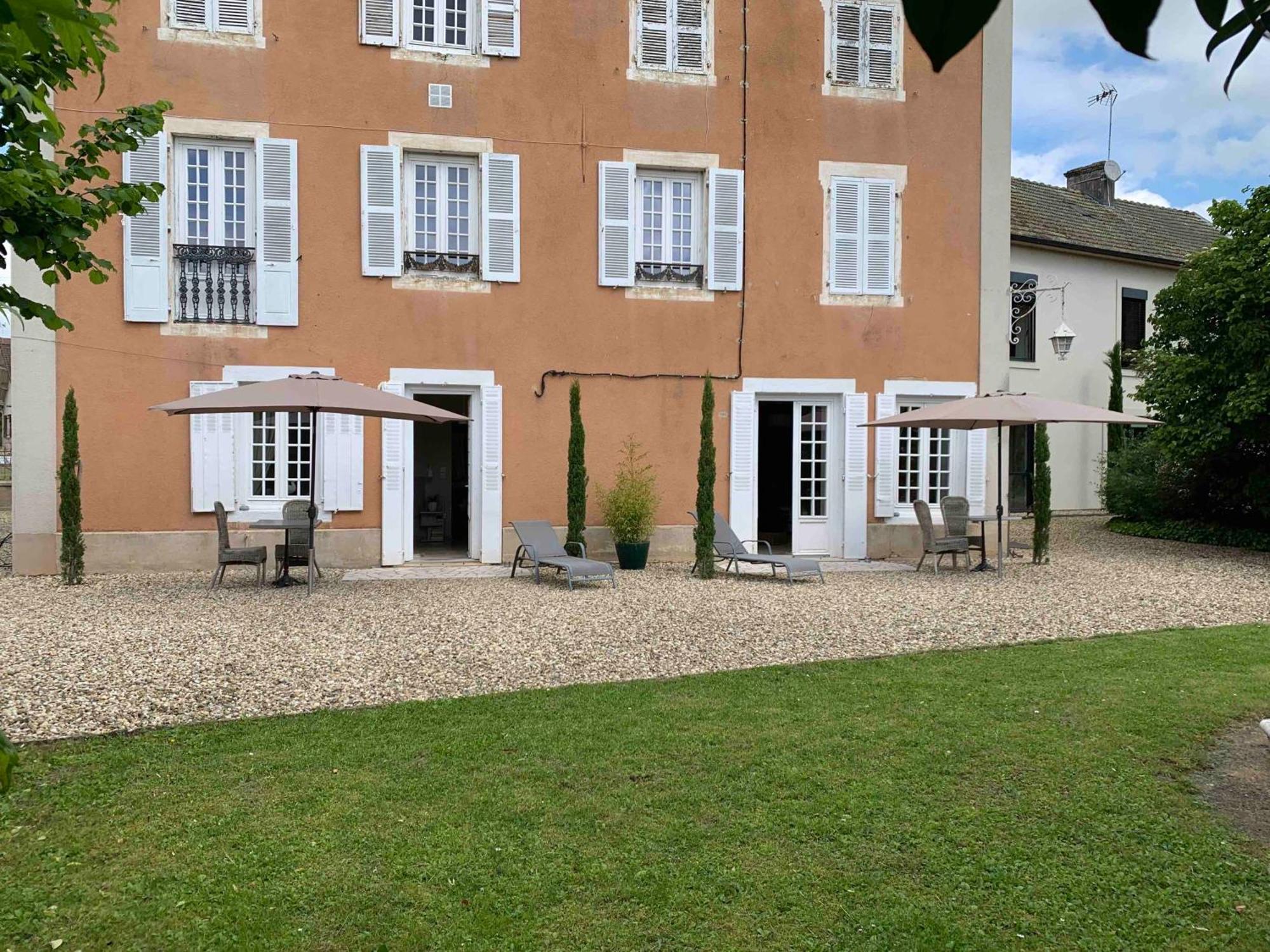 Studio En Ville Et Campagne Louhans Bagian luar foto